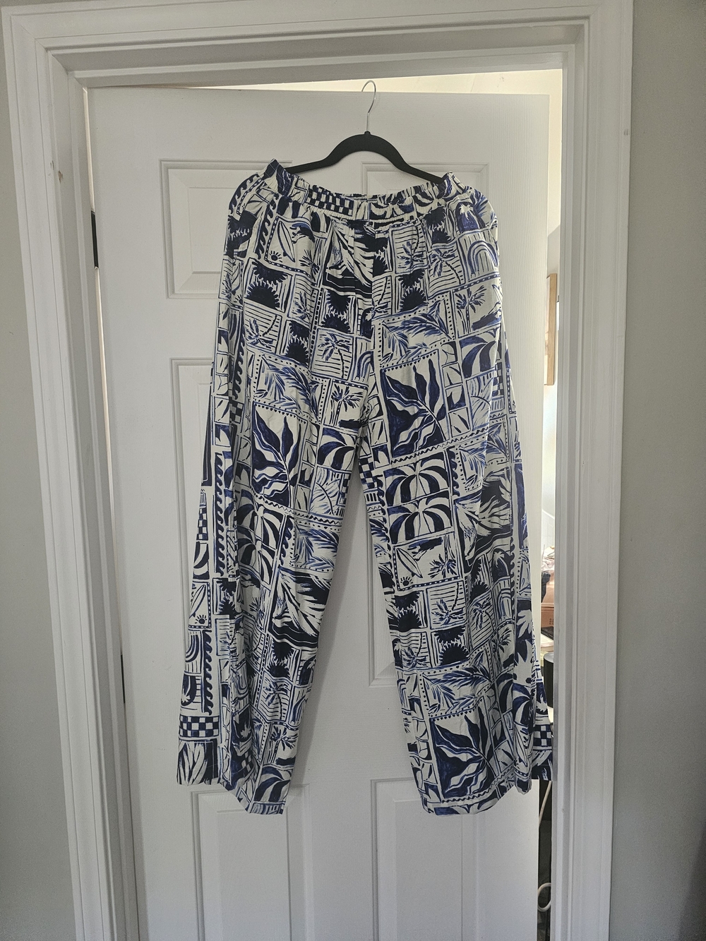 Blue and White Wide-Leg Printed Pants Periwinkl Collection Small